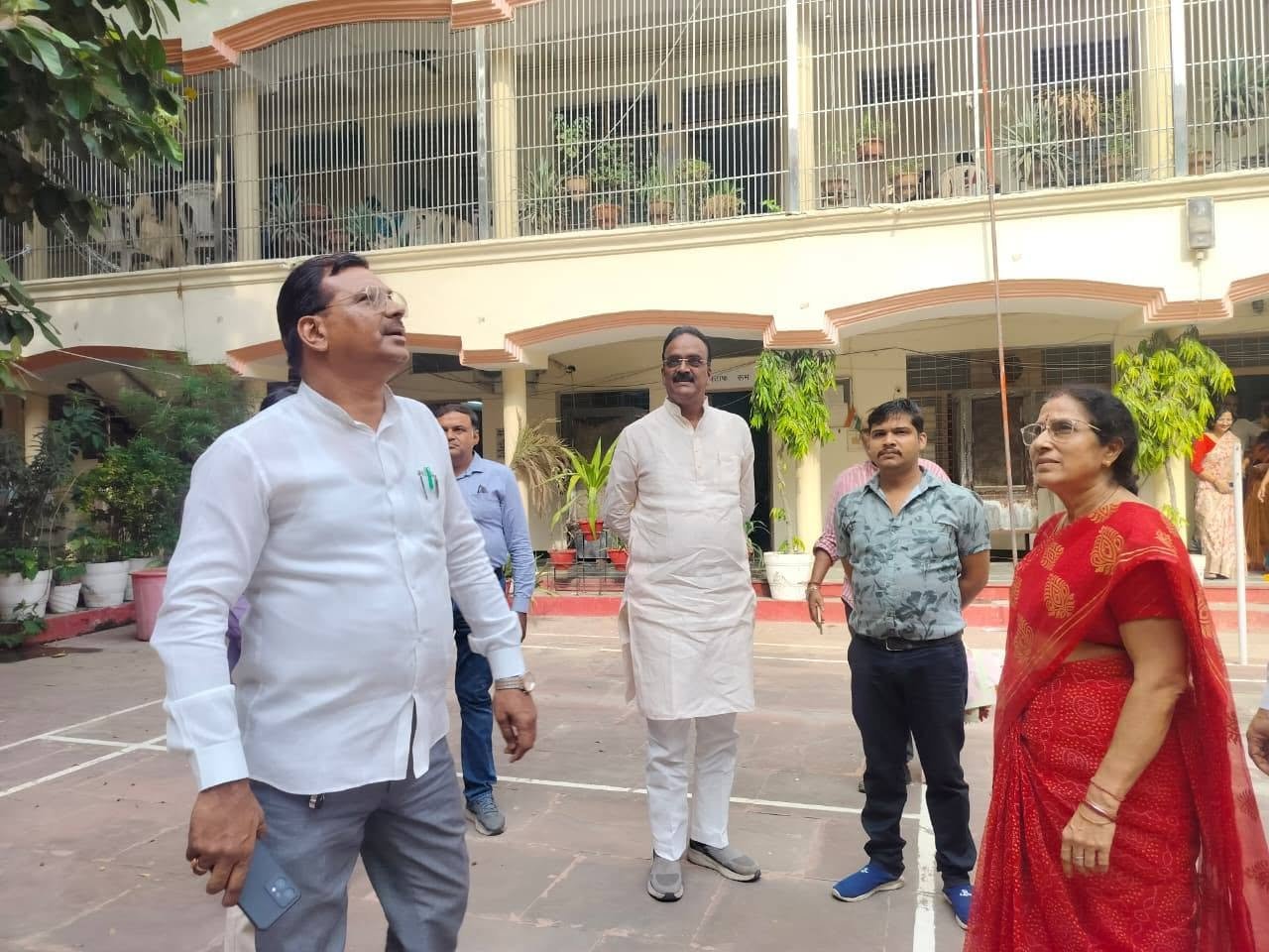 आर्य महिला स्नातकोत्तर महाविद्यालय, शाहजहांपुर में माननीय मोहम्मदी विधायक श्री लोकेंद्र प्रताप सिंह जी का गरिमापूर्ण स्वागत