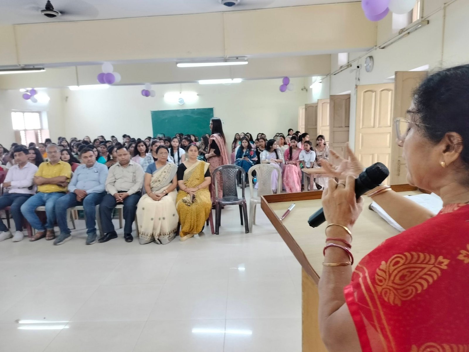आर्य महिला स्नातकोत्तर महाविद्यालय, शाहजहाँपुर में आशीर्वाद एवं विदाई समारोह संपन्न