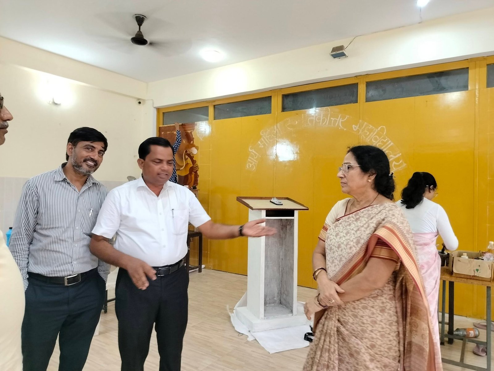 आर्य महिला स्नातकोत्तर महाविद्यालय, शाहजहाँपुर में महोदय प्रो कमलेश गौतम जी, अधिष्ठाता छात्र कल्याण, स्वामी शुकदेवानंद विश्वविद्यालय, शाहजहांपुर का गरिमामय आगमन