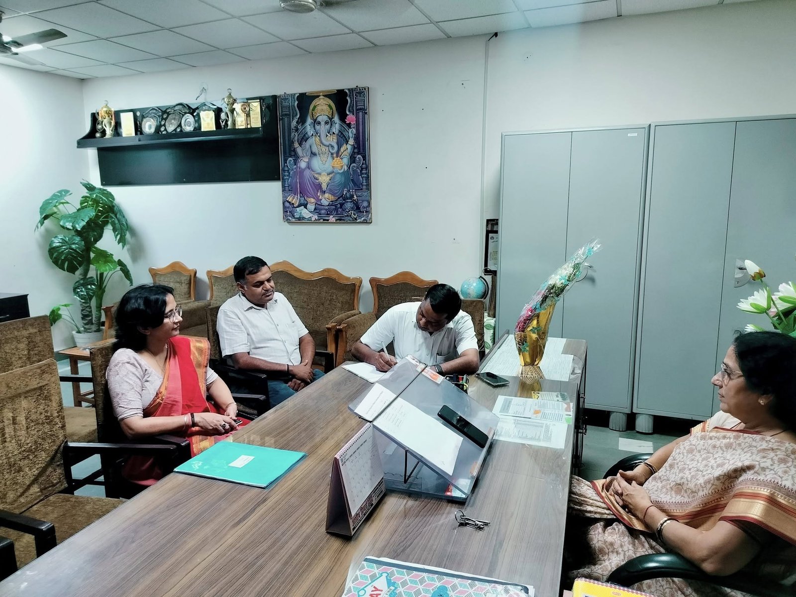 आर्य महिला स्नातकोत्तर महाविद्यालय, शाहजहाँपुर में महोदय प्रो कमलेश गौतम जी, अधिष्ठाता छात्र कल्याण, स्वामी शुकदेवानंद विश्वविद्यालय, शाहजहांपुर का गरिमामय आगमन