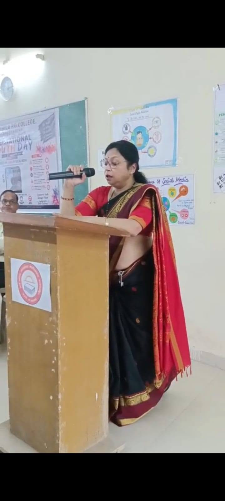 अंतरराष्ट्रीय युवा दिवस पर सोशल मीडिया के लाभ एवं हानियां विषयक भाषण और पोस्टर प्रतियोगिता आयोजित